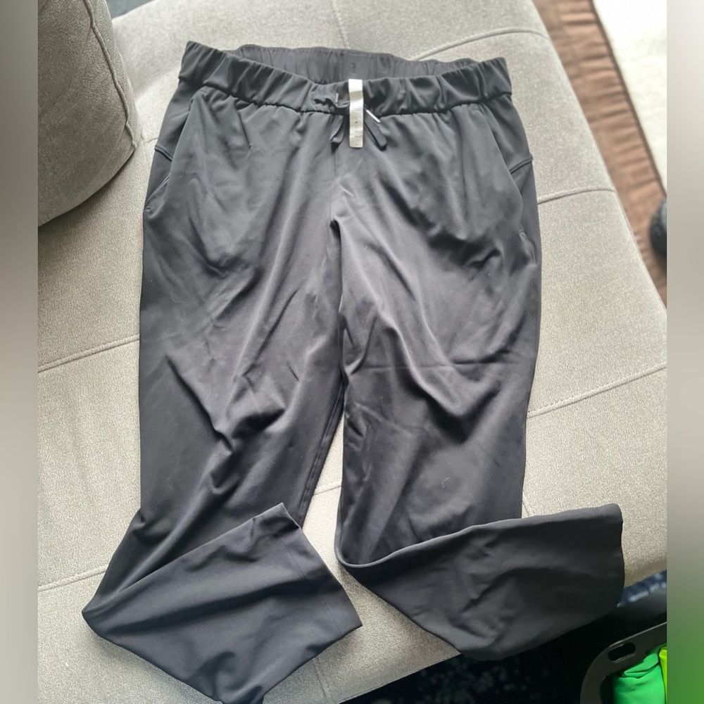 Lululemon “On the Fly” Luxtreme pants size 10